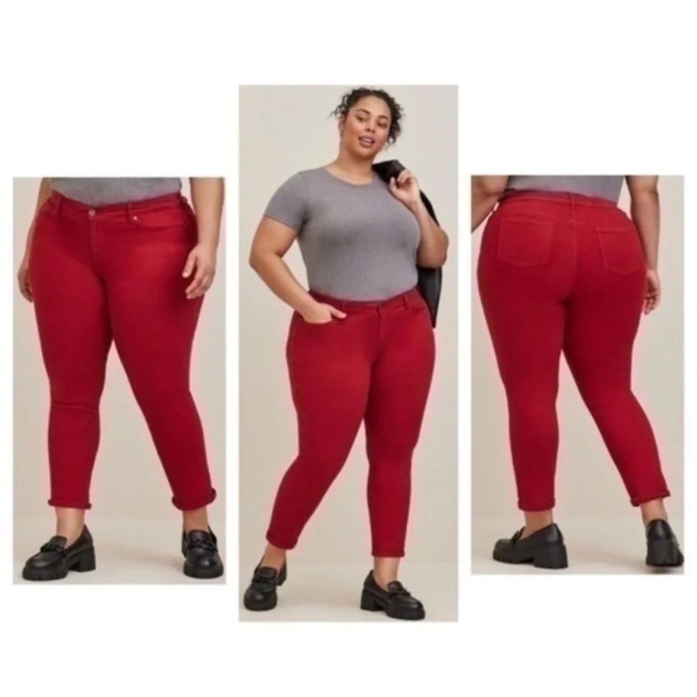 NWT Torrid Red Boyfriend Straight Vintage Stretch Denim Mid-Rise Jeans 26